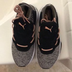 Puma Shinsel evol Knit pink and black shoes
